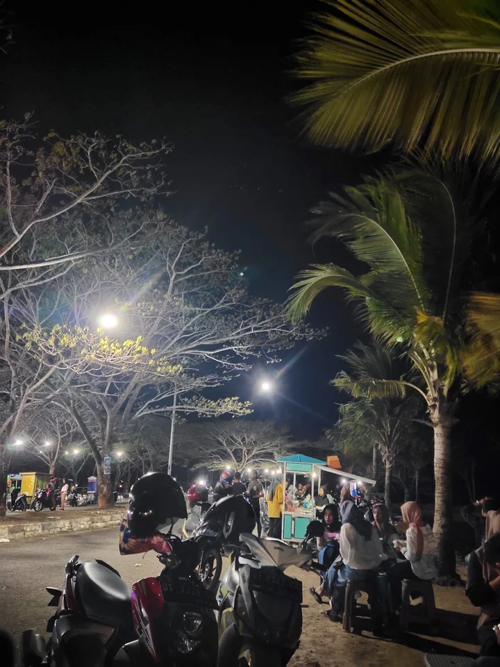 Alun-Alun Raha in Muna Island - Ask AI | mindtrip