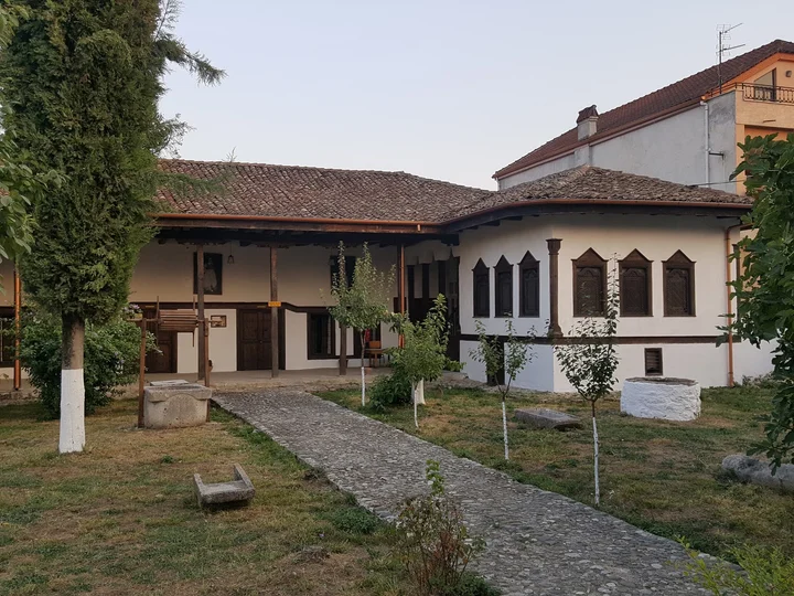 CAMPING, Plazhi i Bardhe in Karpen - Ask AI | mindtrip
