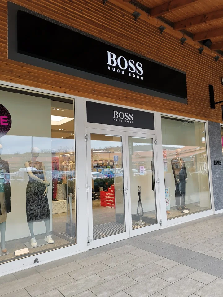 Boss store in Budapest, Central Hungary - Ask AI | mindtrip