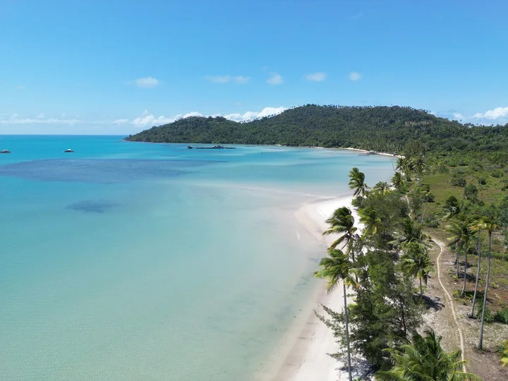 Pantai Pering in Riau Islands | Ask Anything