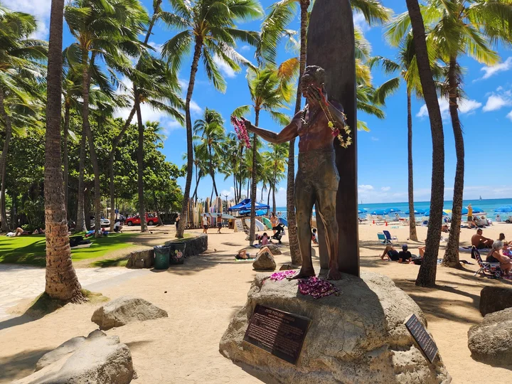Duke Paoa Kahanamoku Statue in Honolulu - Ask AI | mindtrip