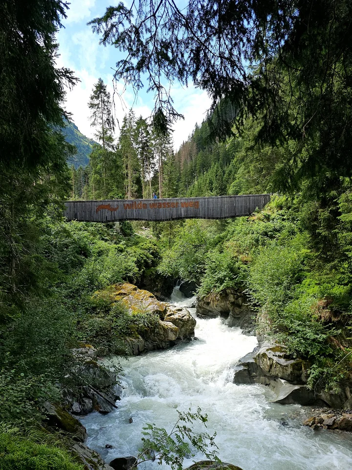 Ruetz Katarakt in Mutterbergalm, Tyrol - Ask AI | mindtrip