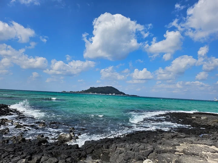 Hyeopjae Beach in Jeju, Jeju-do - Ask AI | mindtrip