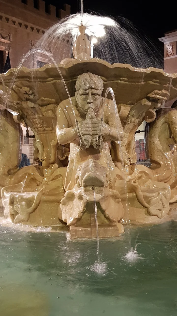 Fontana La Pupilla di Pesaro in Pesaro | Ask Anything