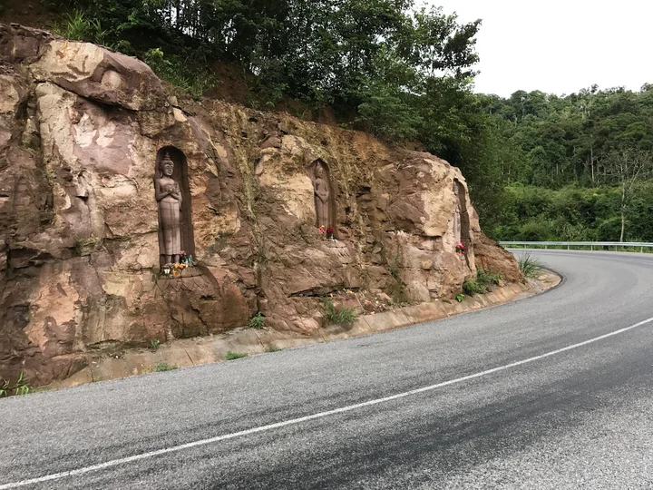 Sandstone Buddha Rock Sculptures - Ask AI | mindtrip