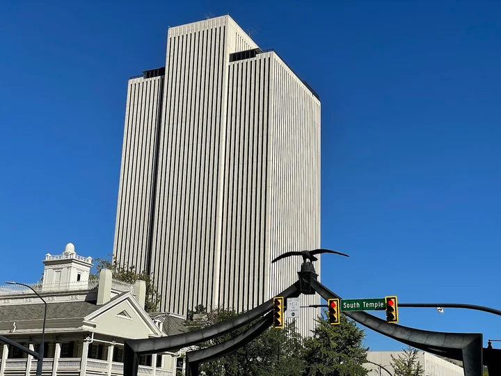 Eagle Gate Monument in Salt Lake City, Utah | Ask Anything