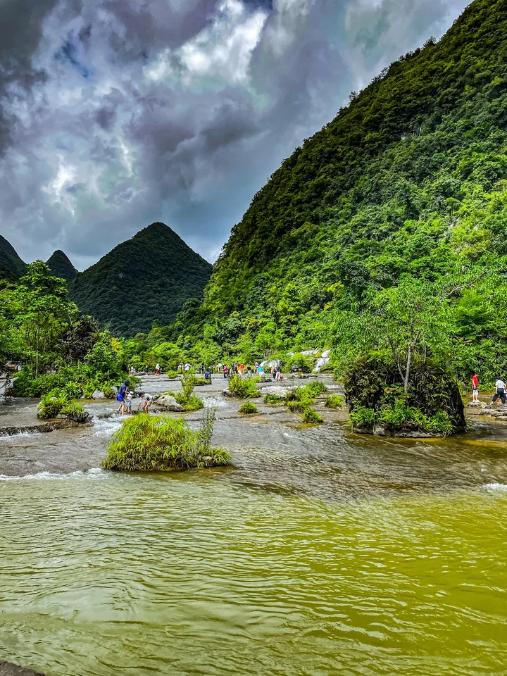 Laya Waterfall in Gui Zhou Sheng - Ask AI | mindtrip