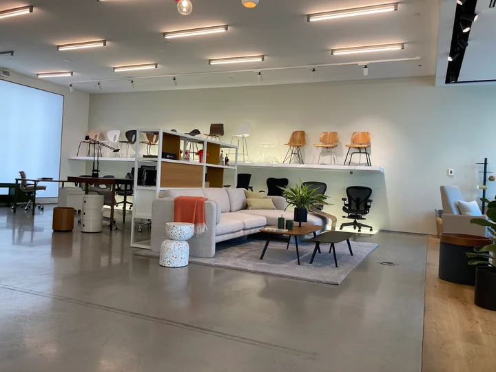 CB2 in Scottsdale, Arizona - Ask AI | mindtrip