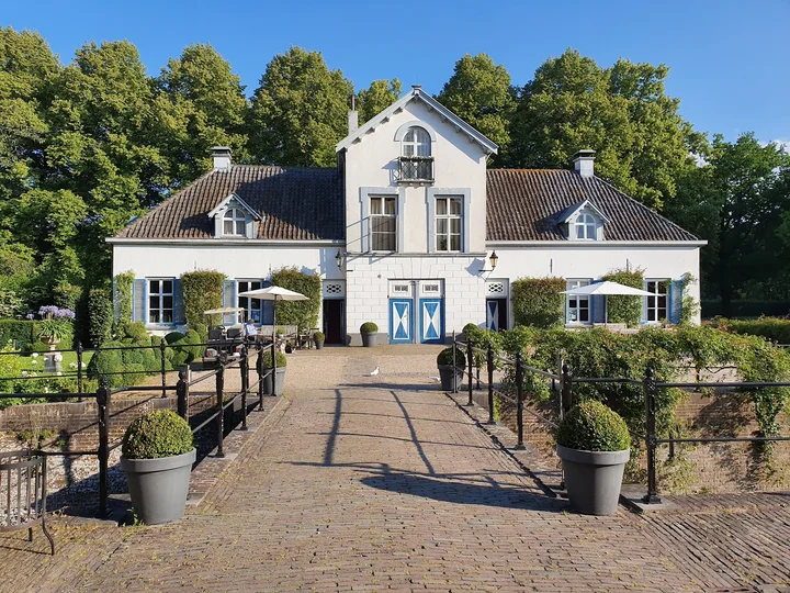 Ophemert Castle in Ophemert, Gelderland | Ask Anything