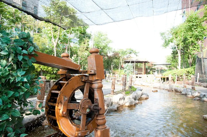 Bongil Oncheon Spa Land in Seoul - Ask AI | mindtrip