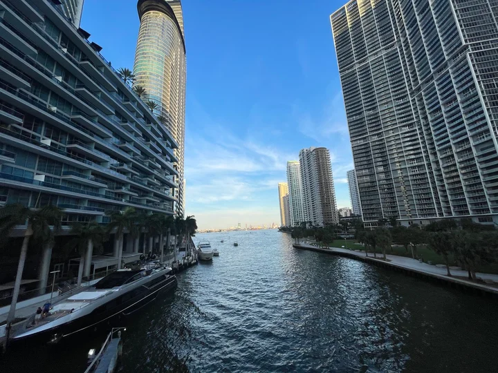 Brickell Avenue Bridge in Miami | What to Know Before You Go