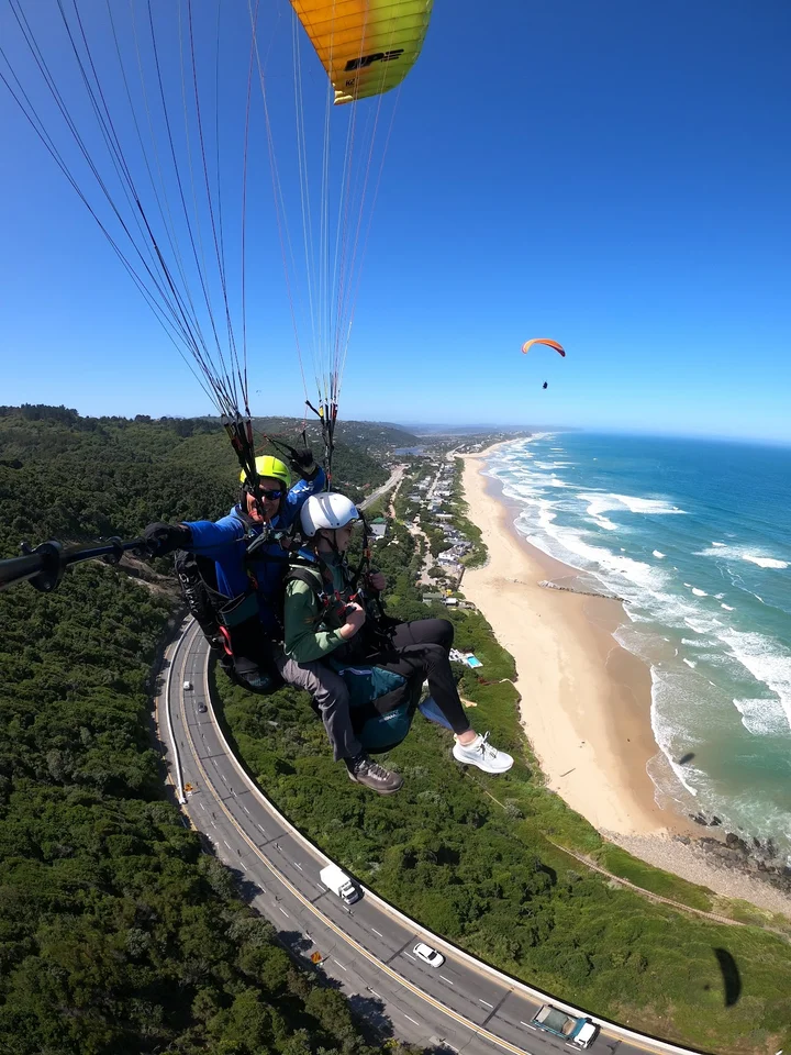 Cloudbase Paragliding in Hoekwil - Ask AI | mindtrip