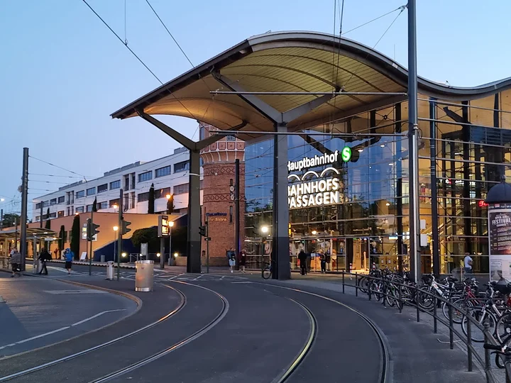 potsdam-hauptbahnhof-in-potsdam-brandenburg-ask-anything