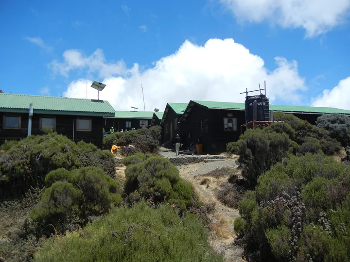 Little Meru Peak in Arusha - Ask AI | mindtrip