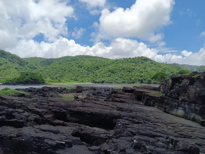 Patag Rock Formation in Puraran - Ask AI | mindtrip
