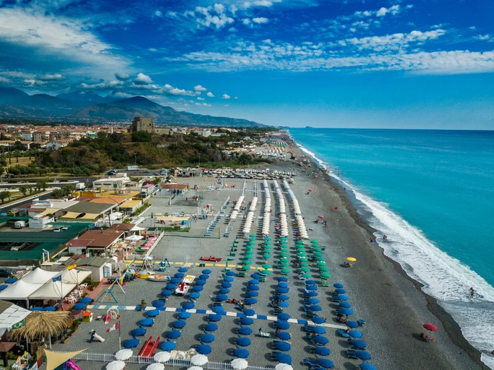 Spiaggia di Scalea in Scalea, Calabria - Ask AI | mindtrip
