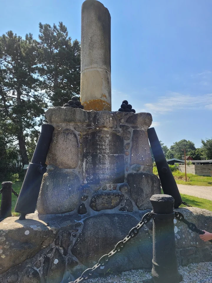 Monumentet anholt in Anholt, Jutland - Ask AI | mindtrip