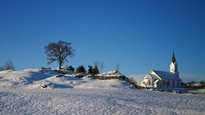Sæbø kirke in Sæbø, Vestland - Ask AI | mindtrip