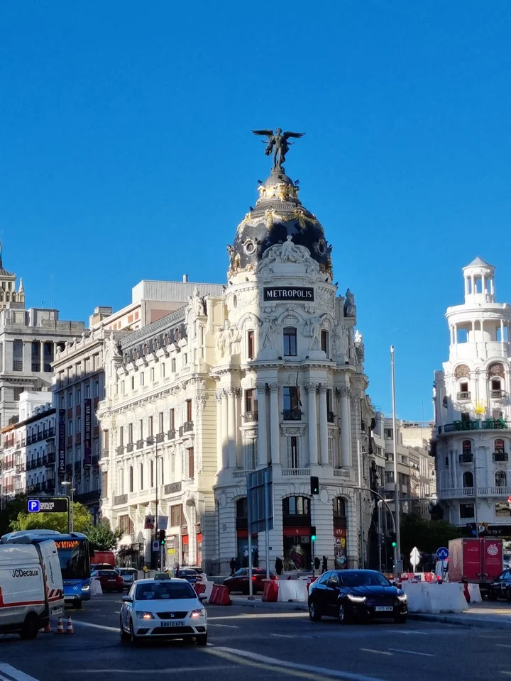 Metropolis Building in Madrid - Ask AI | mindtrip