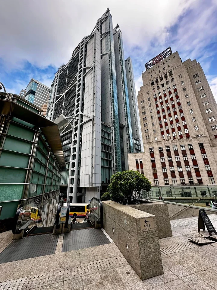 Central Building in Hong Kong, 香港島 - Ask AI | mindtrip