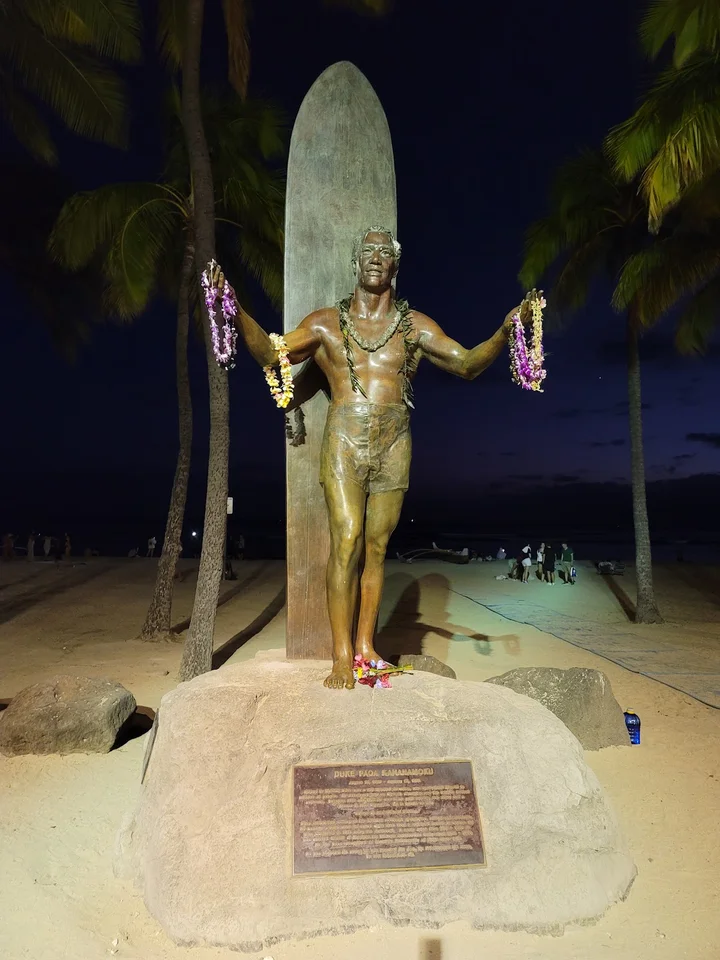Duke Paoa Kahanamoku Statue in Honolulu - Ask AI | mindtrip