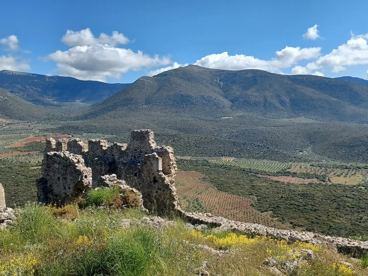 Geraki Castle in Geraki, Greece | What to Know Before You Go