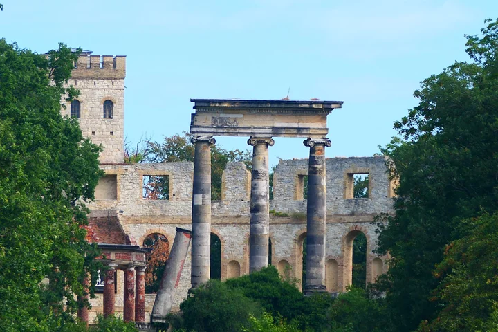 Ruinenberg in Potsdam, Brandenburg - Ask AI | mindtrip