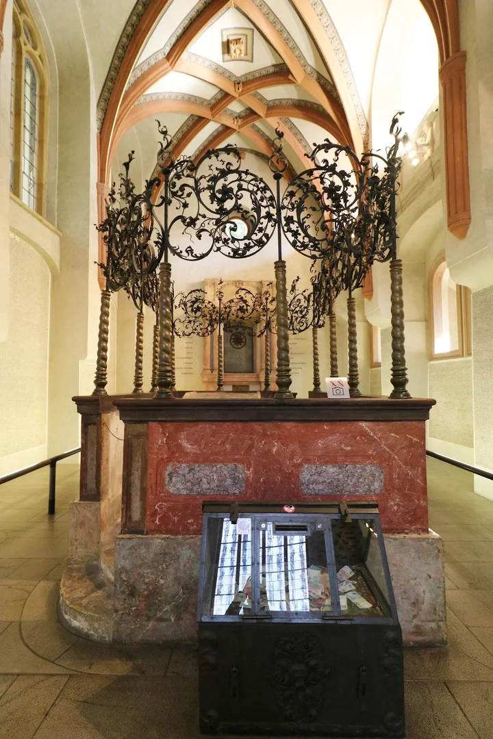 Pinkas Synagogue in Prague | Ask Anything