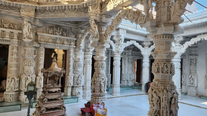 108 Shri Pallaviya Parshwanath Shwetambar Jain Derasar Tirth