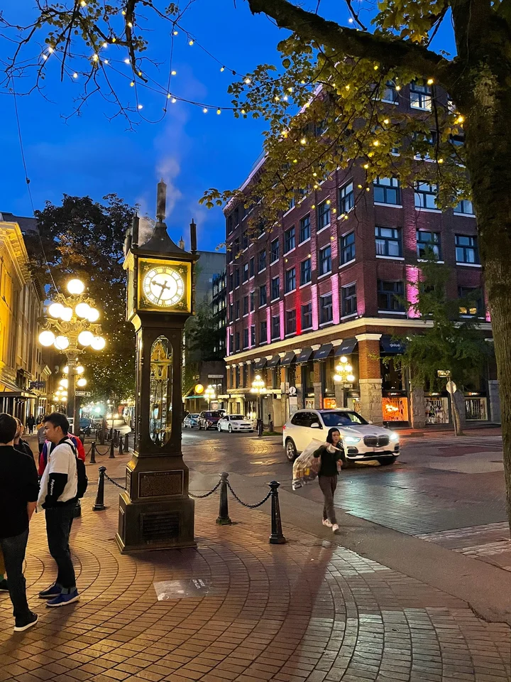 Gastown Steam Clock - Ask AI | mindtrip