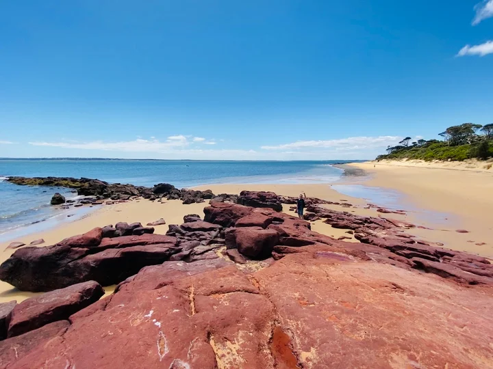 Red Rocks Beach in Cowes, Victoria - Ask AI | mindtrip