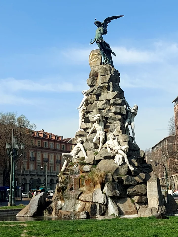 Piazza Statuto in Turin | What to Know Before You Go