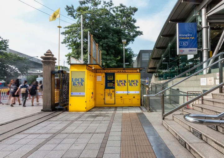 Lock Box MRT Chatuchak Park Exit 1