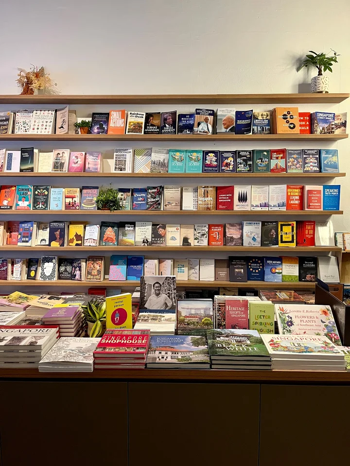 Book Bar in Singapore - Ask AI | mindtrip