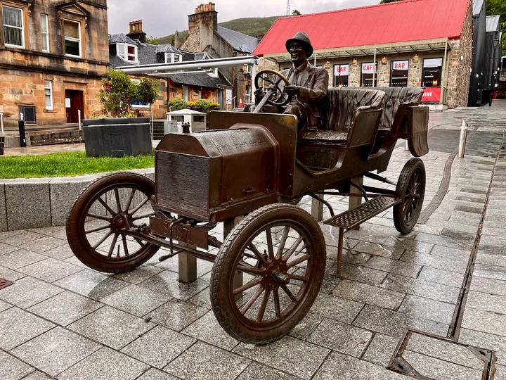 Bronze Ford Model T in Fort William - Ask AI | mindtrip