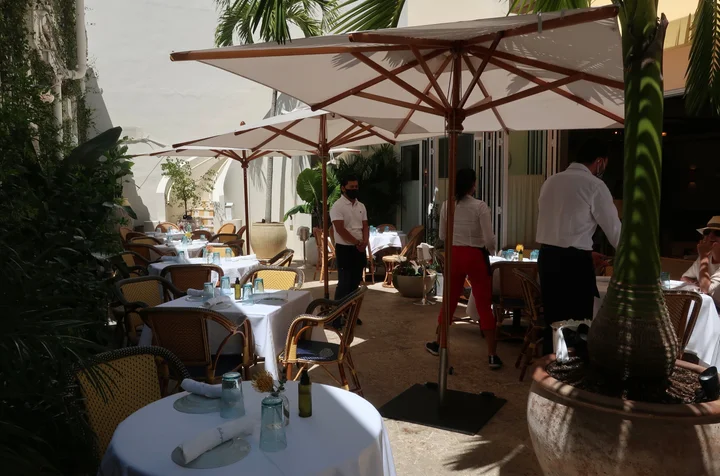 le bilboquet palm beach dress code Lunch with my Brazilian girlfriends at Le Bilboquet Palm Beach  @lebilboquetpalmbeach one of those hidden gems just steps from Worth  Avenue., Chic, cozy, and always buzzing. I had the Palm Beach Salad,